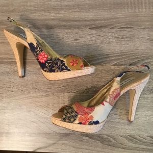 NEW Steve Madden Apres Floral Heel